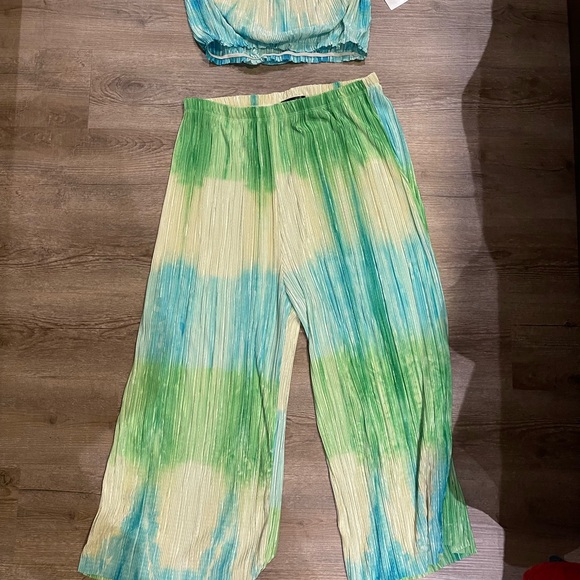 Womens Two Piece Tie Dye Suit NWT - Picture 2 of 6